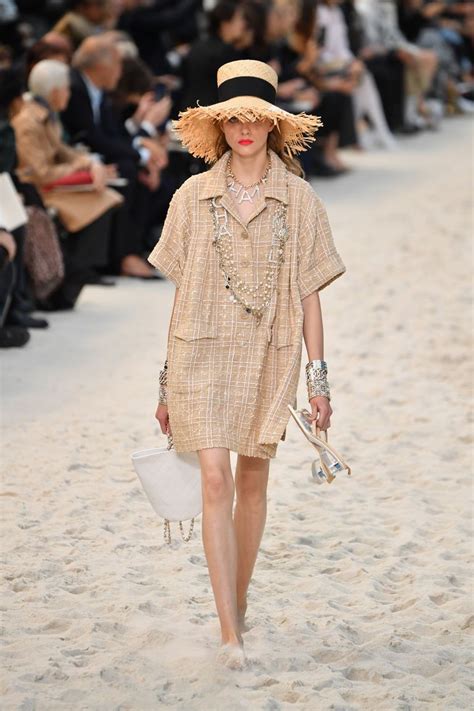 chanel show ss19|chanel spring fashion.